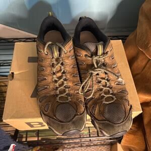 Oboz brown and green hiking